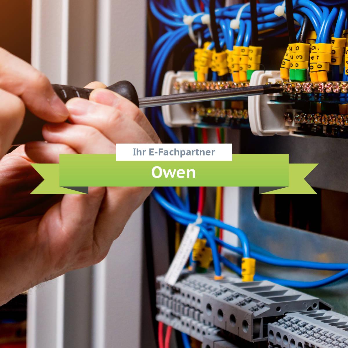 Beratung, Planung und Installation von bidirektionalen Ladelösungen in Owen Mitarbeiter von einem Fachbetrieb in Owen installiert eine bidirektionale Wallbox